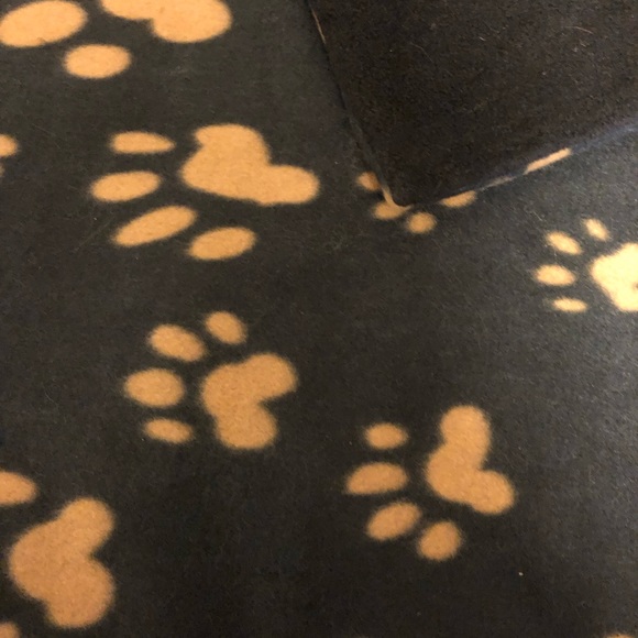 Cat or Dog Reversible Double Fleece Blanket 26”x30” - Picture 4 of 6